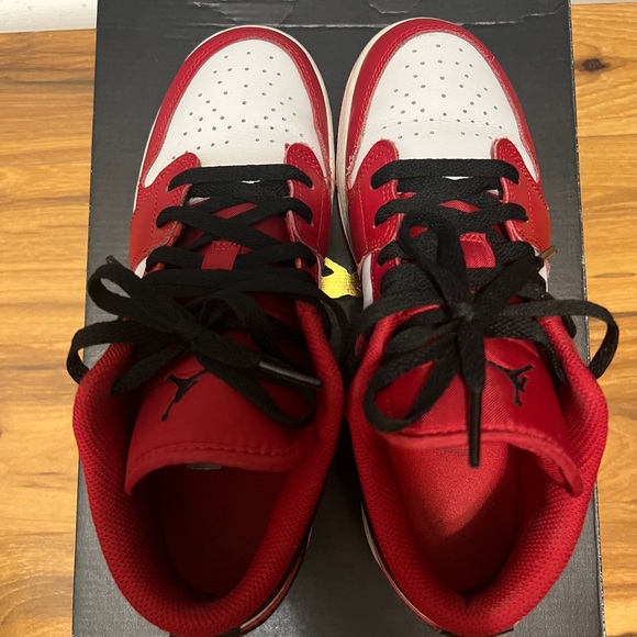 Nike Air Jordan 1 Low White/Black/Gym Red Size 6Y - Picture 4 of 8